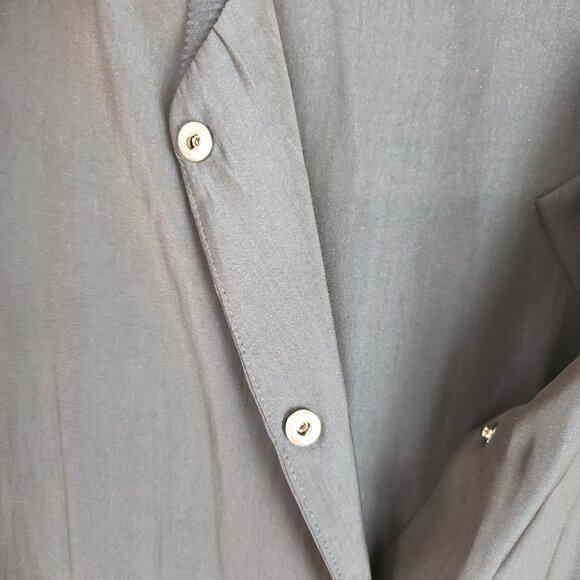 Lola & Sophie Hybrid Top S Navy Ribbed Snap Front Modern Blouse Sheer Hem - Picture 8 of 8